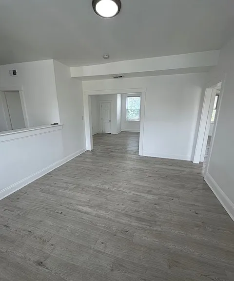 2700 Roslyn Ave #8 — Photo 8