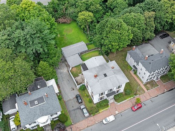 3rd image of 39 Washington St