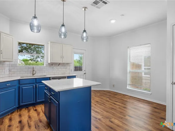300 Rustic Trl, Cibolo, TX 78108
