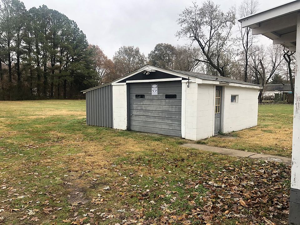 2nd image of 611 Wrights Landing Rd