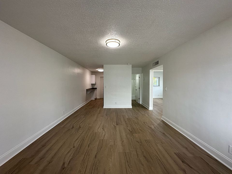 1st image of 110 NE 19th Ave #11A