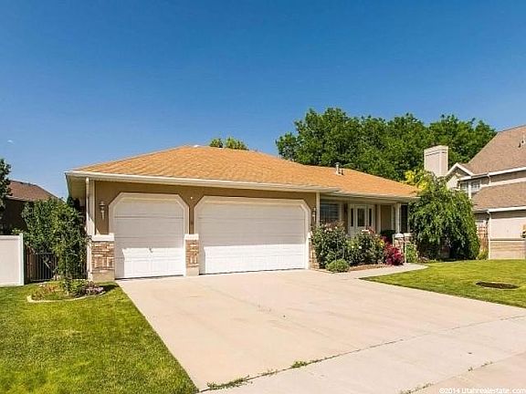 4th image of 1377 E Stillwood Dr