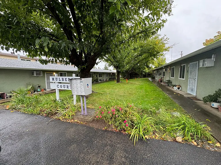 Mulberry Court Apartments — Photo 2