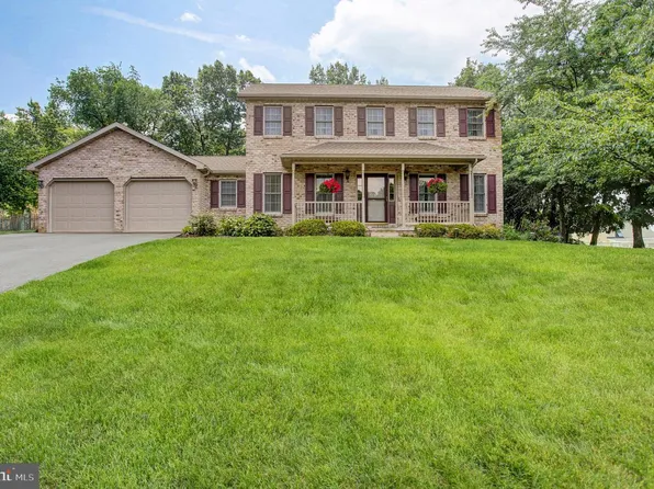 427 Bradley Ln, Shippensburg, PA 17257