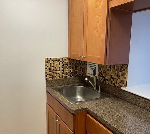 5th image of 320 W 30th St APT 5H