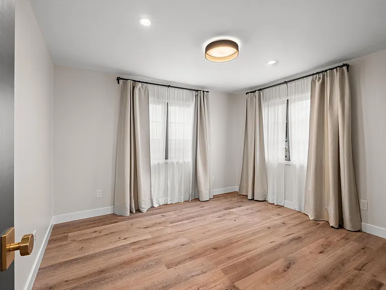 2726 Andreo Ave — Photo 4