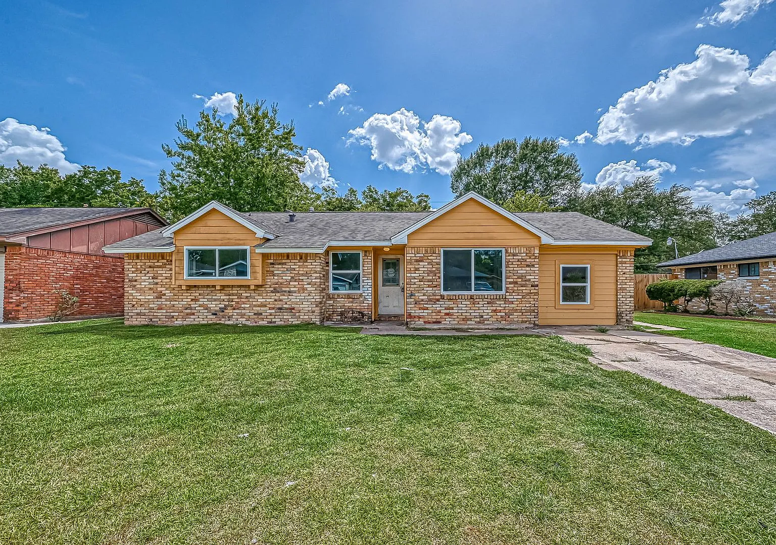 Affordable spacious 5bed/2bath single-family house! — Photo 1