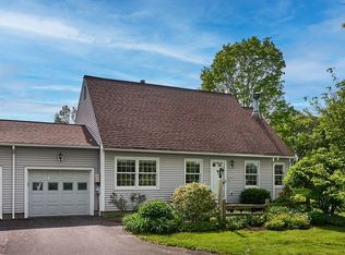 11 Mill Village Rd #B, South Deerfield, MA 01373