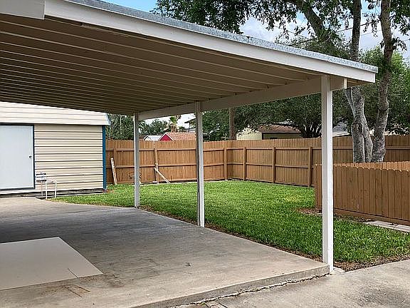 3rd image of 843 W Avenue I
