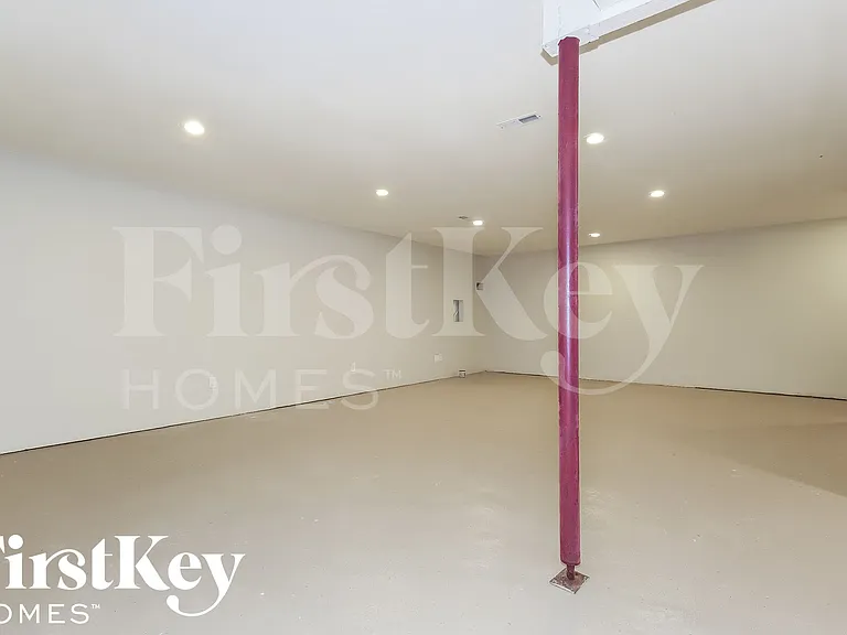 1391 Bearsden Dr — Photo 11
