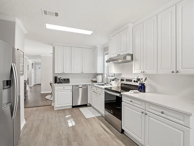 Keswick Dr — Photo 9