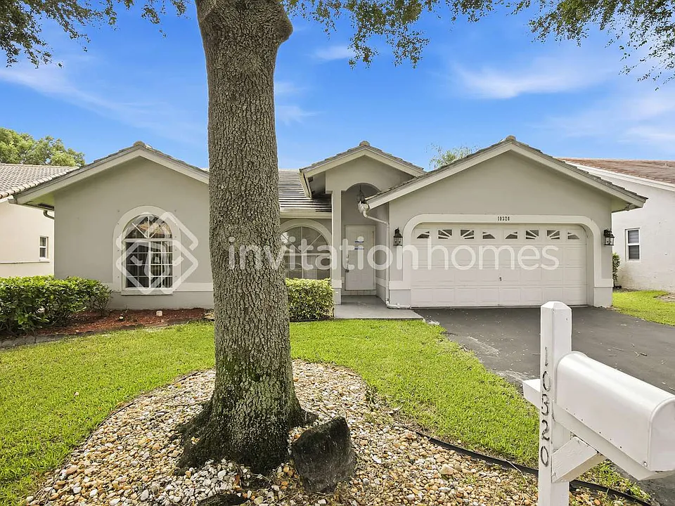 10320 NW 48th Ct