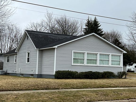 2nd image of 604 N Staffon St