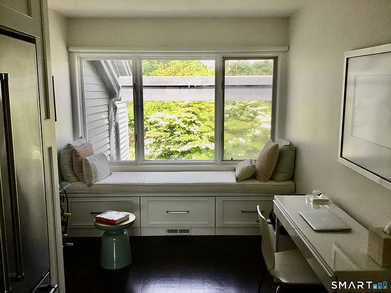 1 Island Dr #9 — Photo 13