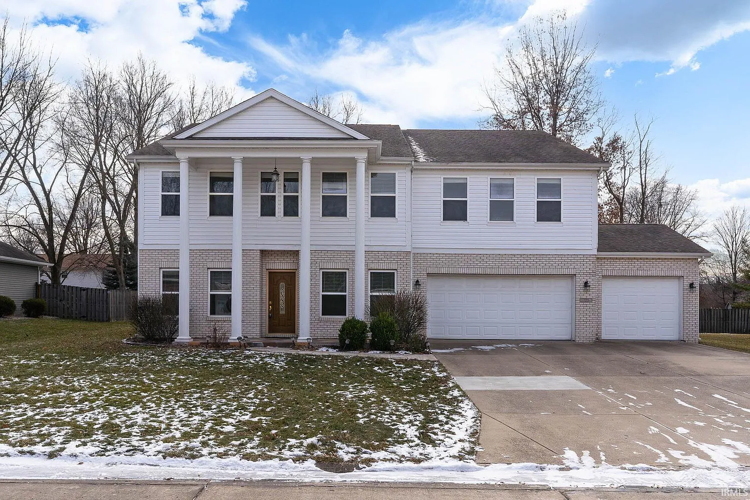 725 Tiffany Ct photo 1