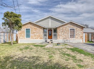 1002 N Camp St, Uvalde, TX 78801