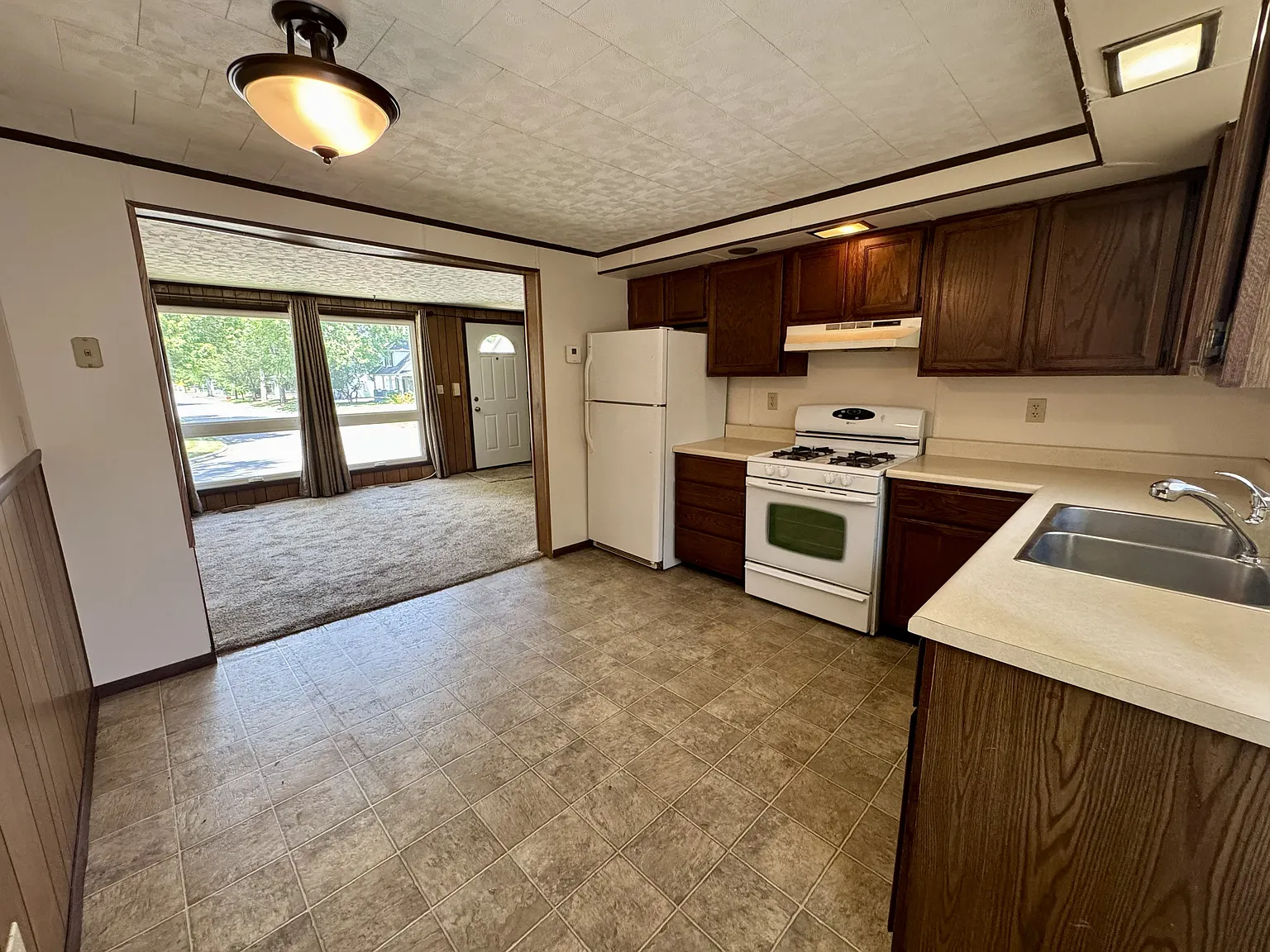 2 bed, 720 sqft, $900 — Photo 4