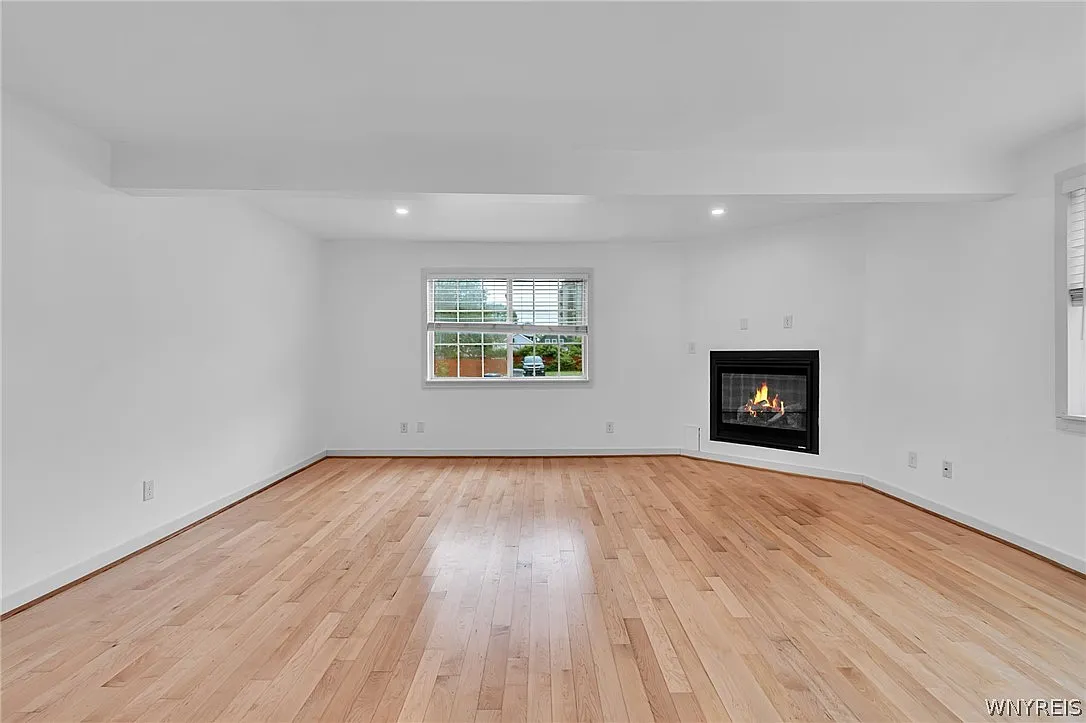 2 bed, 1.0 bath, 1067 sqft, $2,095 — Photo 4