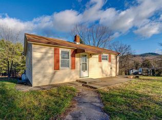 472 Ridge Rd, Troutville, VA 24175