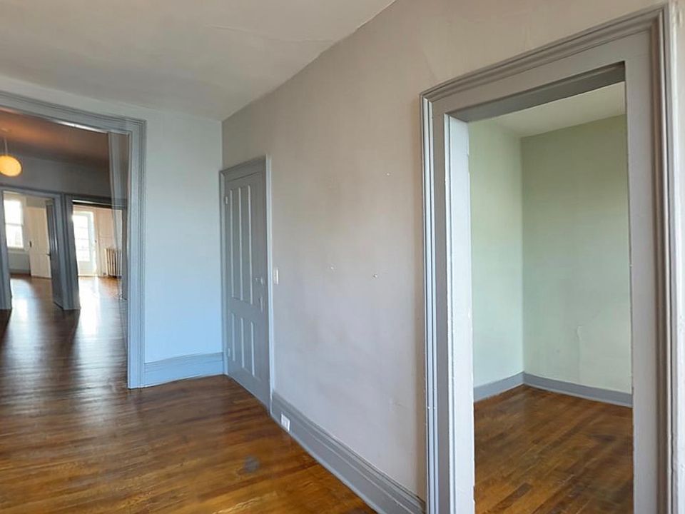 Living Room with Office (or small 2nd Bedroom) (r)