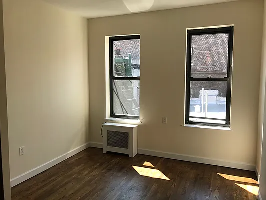 Rented by Salon Realty Corp | media 15