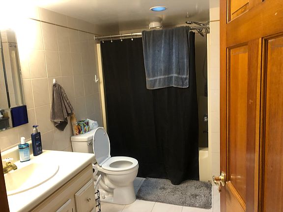 3rd image of 485 Rosedale Ave #1