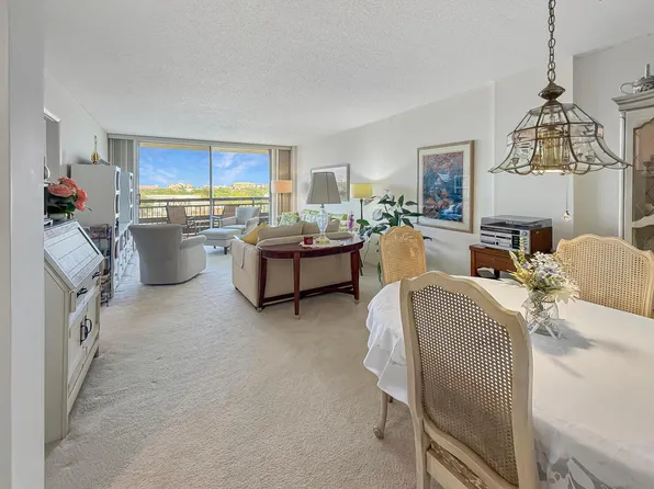 555 NW 4th Avenue #401, Boca Raton, FL 33432