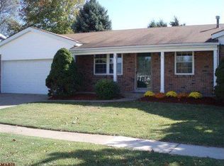 748 Waterfall Dr, Florissant, MO