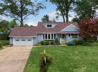 28624 N Lincoln Rd, Bay Village, OH 44140