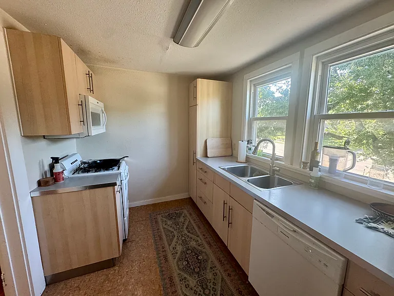 715 W Hickory St #A4 — Photo 1