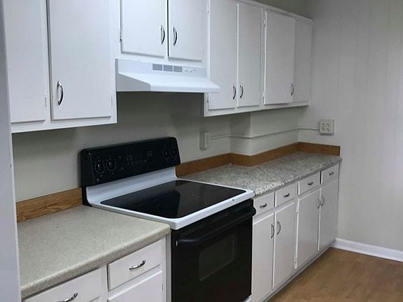 3rd image of 337-339 S Burhans Blvd E #337