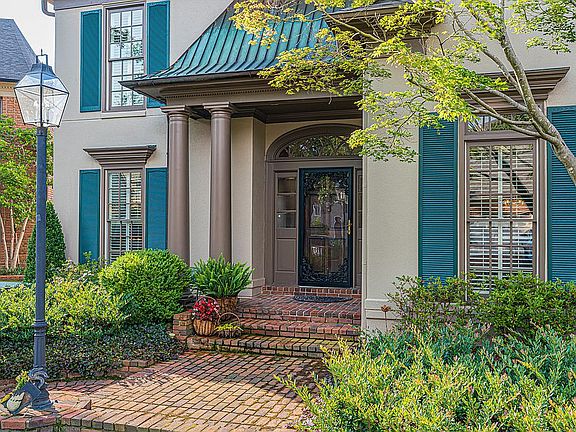 3rd image of 954 E Riverwalk Dr
