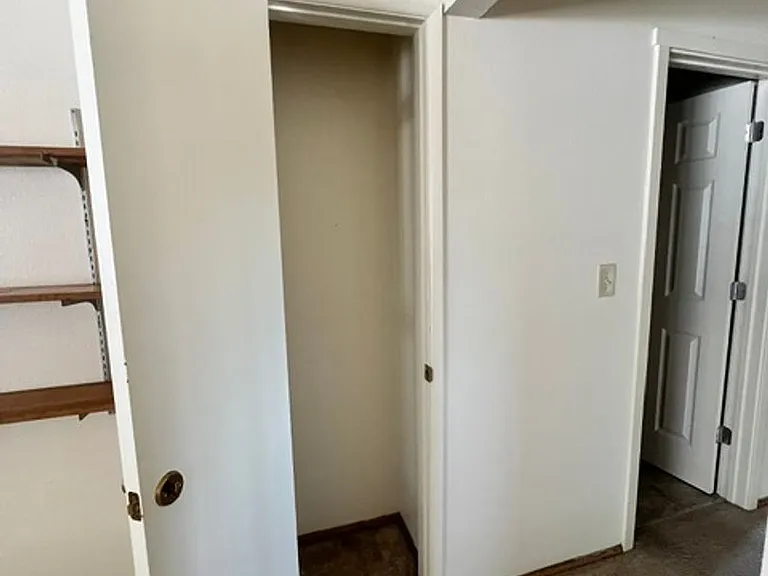 468B - 830 SW Grove Street — Photo 12