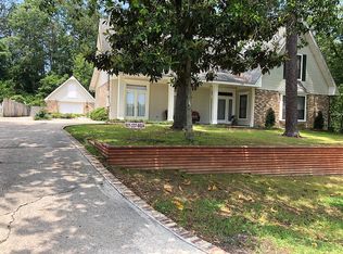 716 W Lakeshore Dr, Carriere, MS 39426