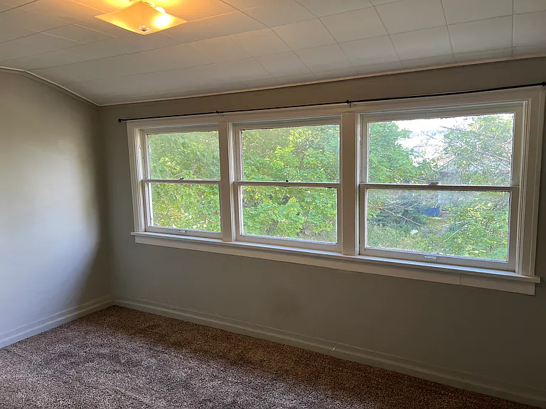 1102 W Sharp Ave #3 — Photo 5