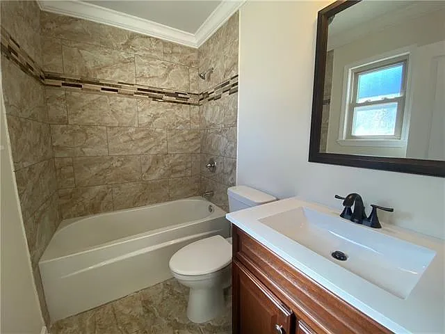 1956 Longwood Ct — Photo 5