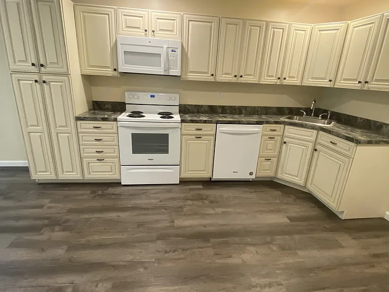 65 Woods Edge Rd #9 — Photo 5