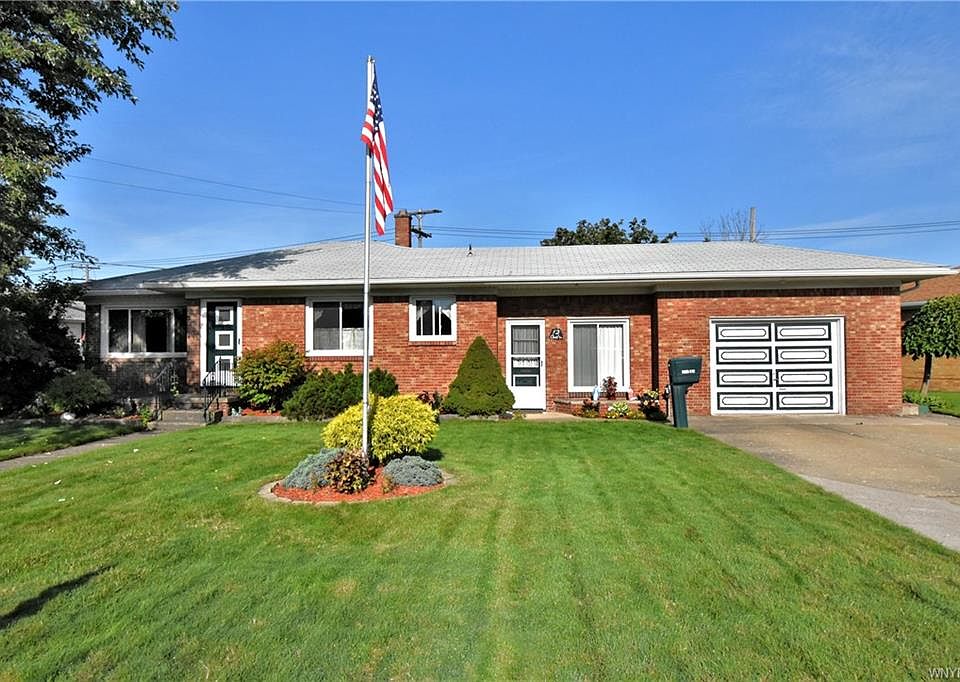 1st image of 12 Ceil Dr