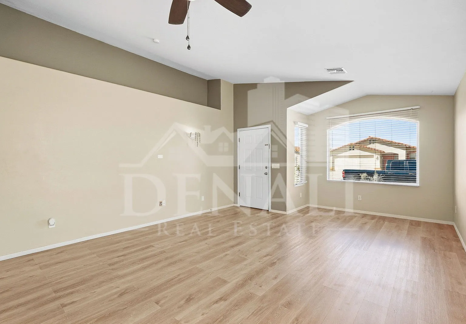 4 bed, 2.0 bath, 1873 sqft, $2,095 — Photo 3