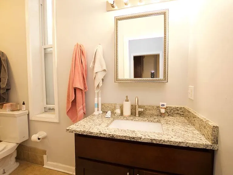 1252 N Greenview Ave #1 — Photo 11