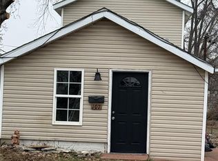 107 W Maple St, Hartford, IL 62048