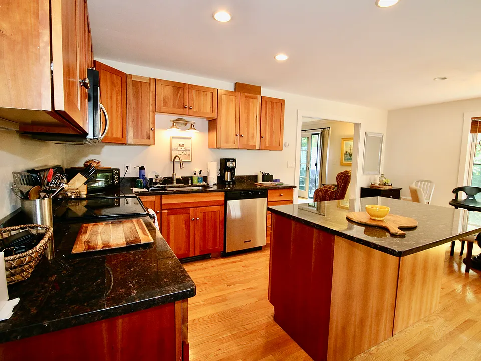 124 Mount Pleasant Ave #1