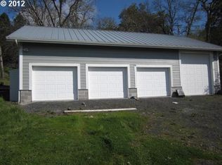 14088 Lookingglass Rd, Winston, OR 97496