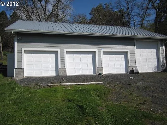 14088 Lookingglass Rd photo 1