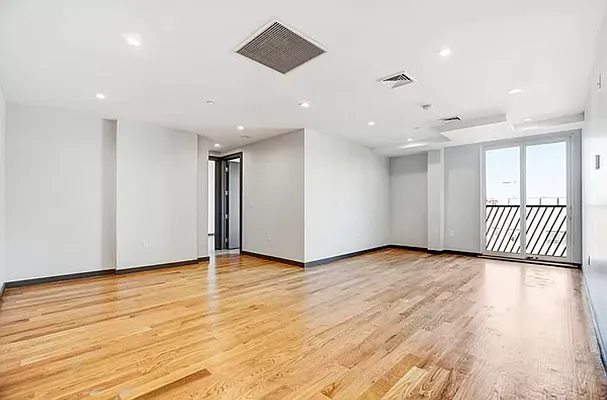 Rented by EXR | media 18