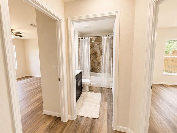 4th image of 14147 SE 34th Ct