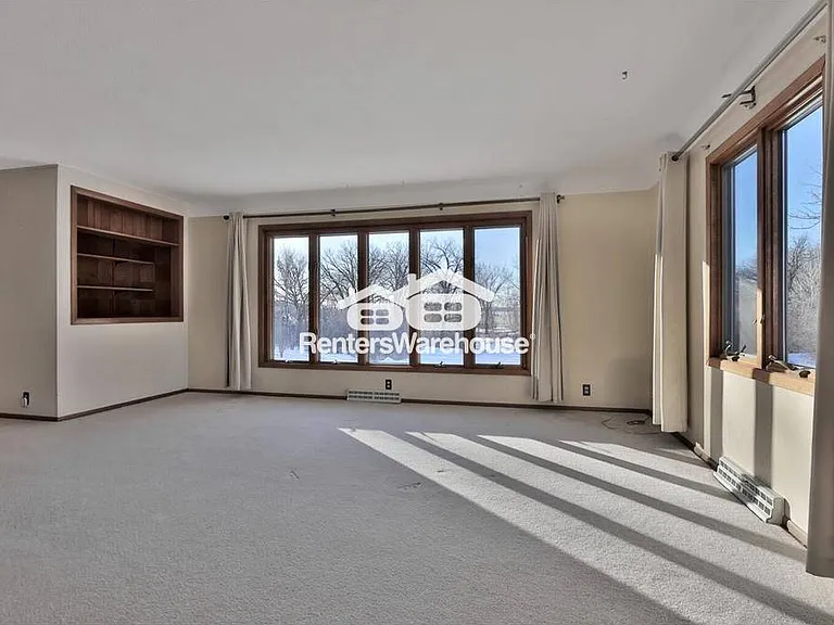 1241 Holly Dr E — Photo 5