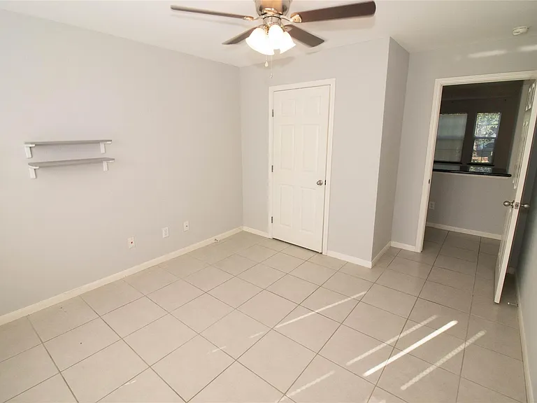 2202 Crossmill Ln — Photo 25