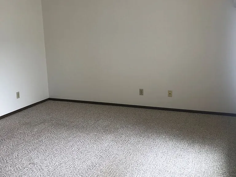 1021 Imperial Cir — Photo 6