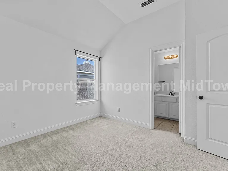 4106 Horseshoe Ln — Photo 32